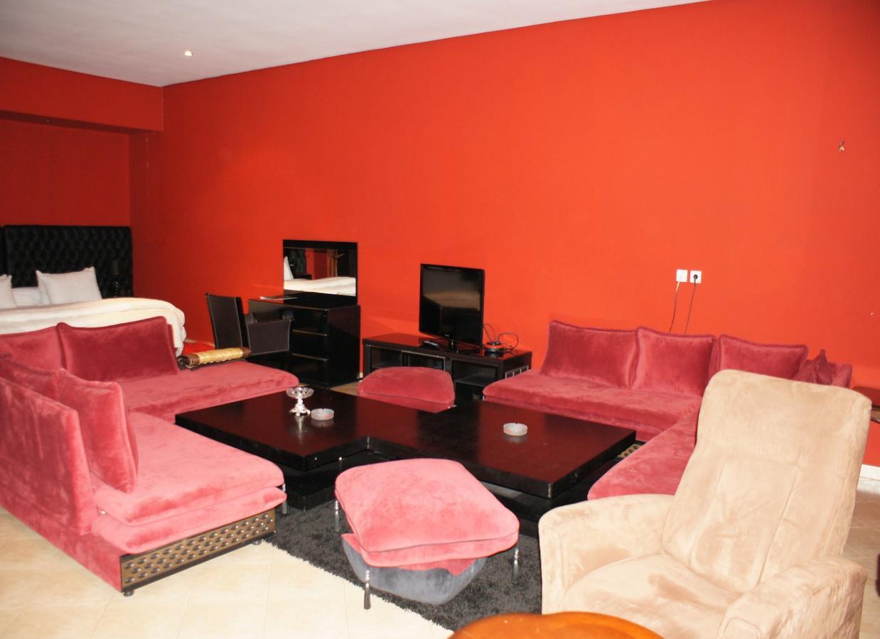 Hotel Jnane Ain Asserdoune Ouled Aich Habitación foto